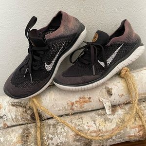 Nike Free Run Flyknit- EUC SIZE 8